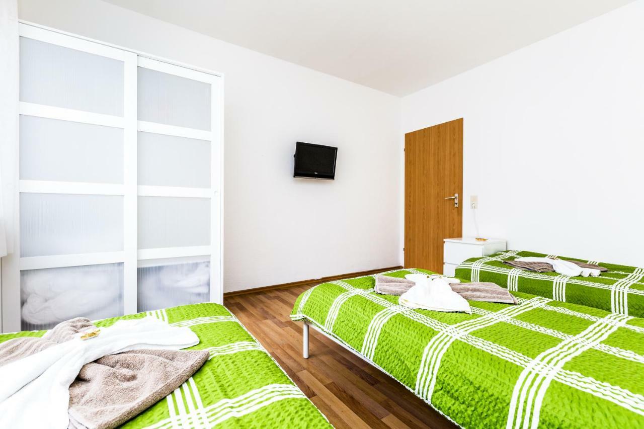 Workers Apartment Am Wiener Platz Cologne Exterior photo