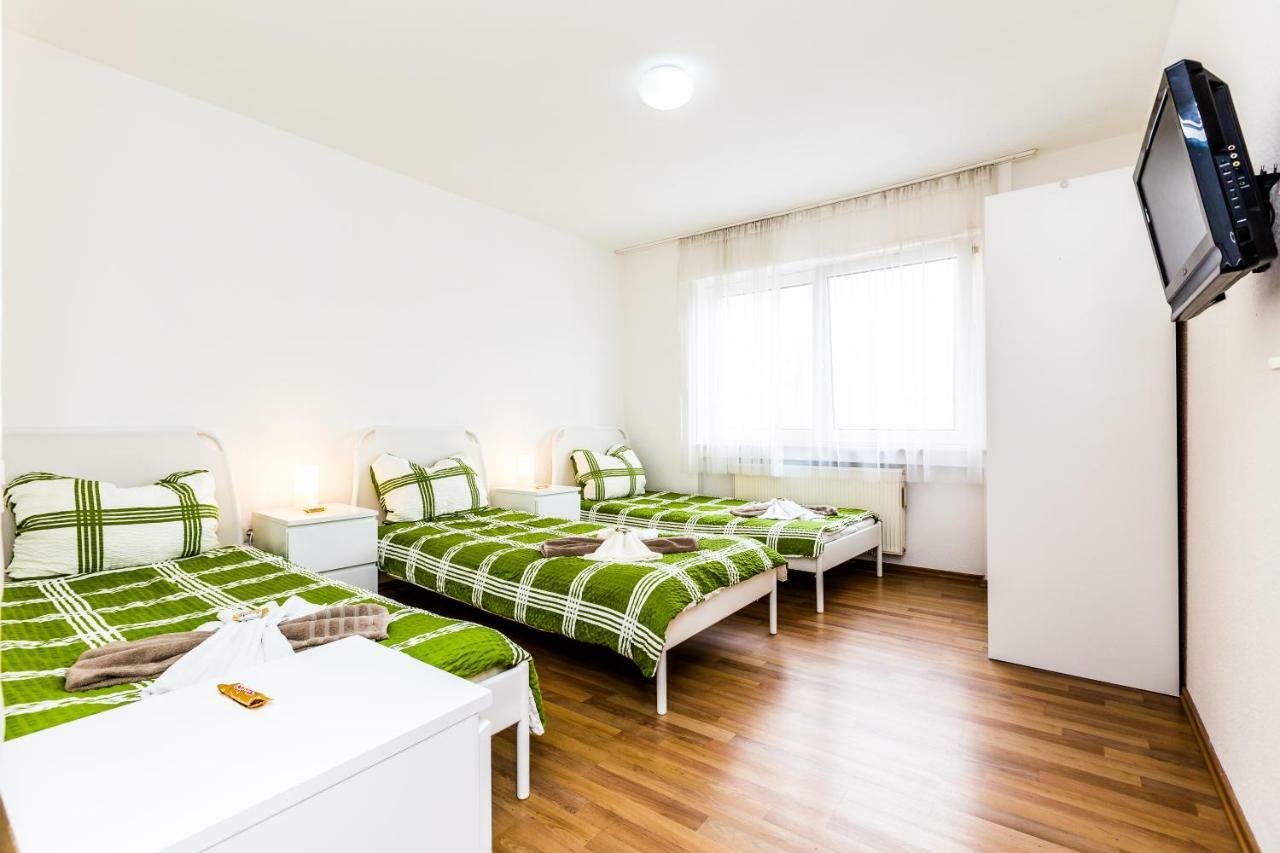 Workers Apartment Am Wiener Platz Cologne Exterior photo